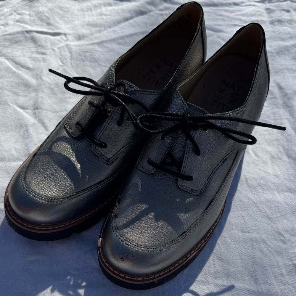 Naturalizer silver Leather Moccasins
